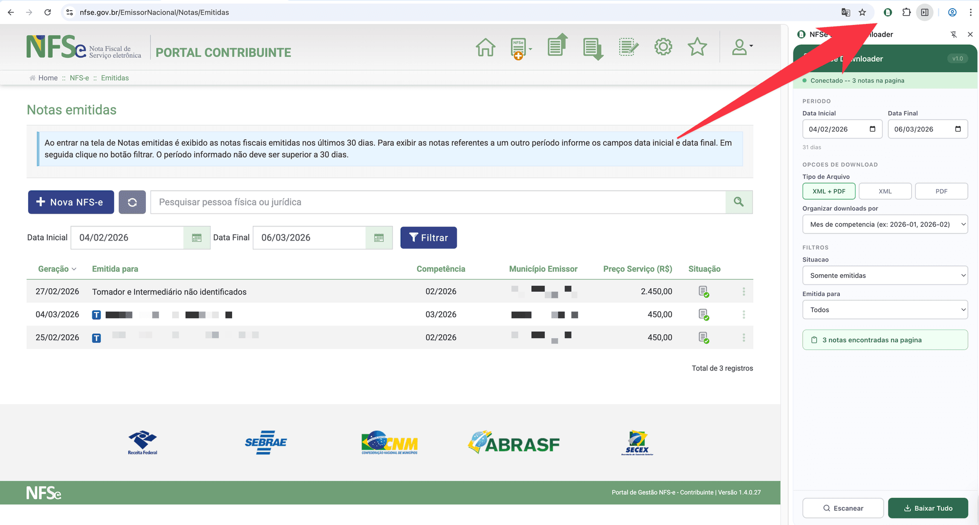 Extensão NFSe Downloader aberta no Chrome, com painel lateral mostrando período, opções de download e filtros